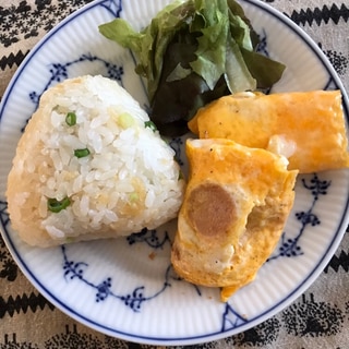 天かすネギおむすびと魚ニソ卵焼きの朝ごはん